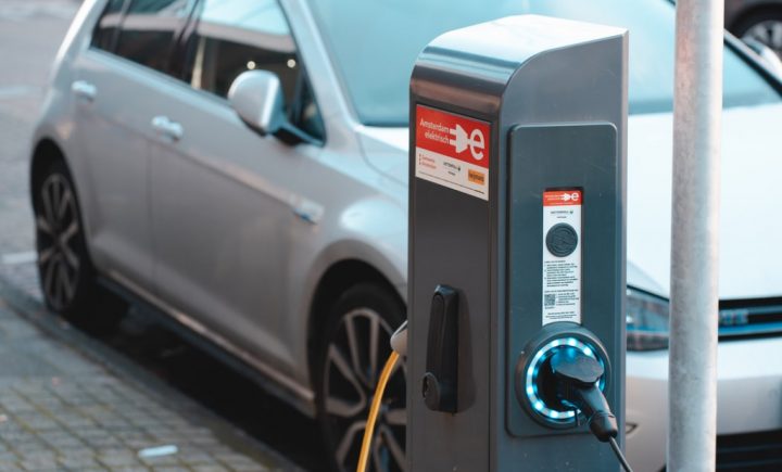 The 5 Things to Check While Buying an Electric Car